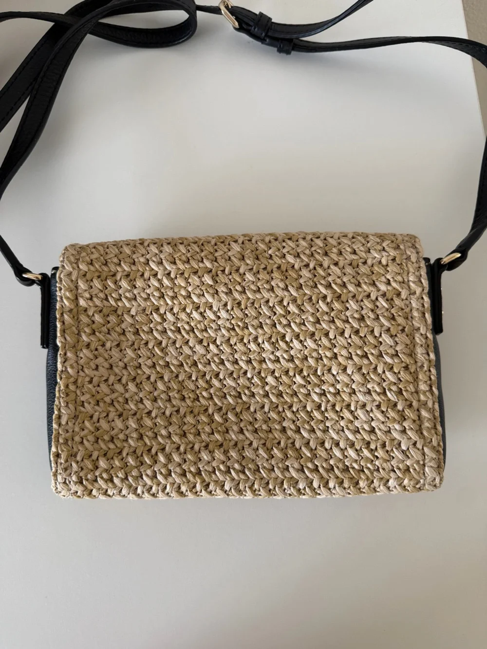 New Kate Spade Mini Carson Cobble Hill Straw Crossbody Bag in Natural and Black